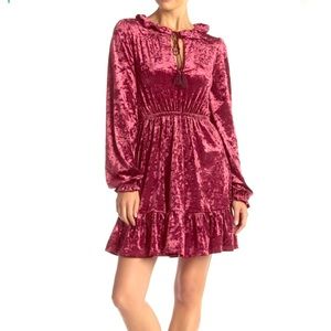 NWT Romeo+Juliet Couture Romantic Burgundy Wine Velvet Tie Neck Dress M